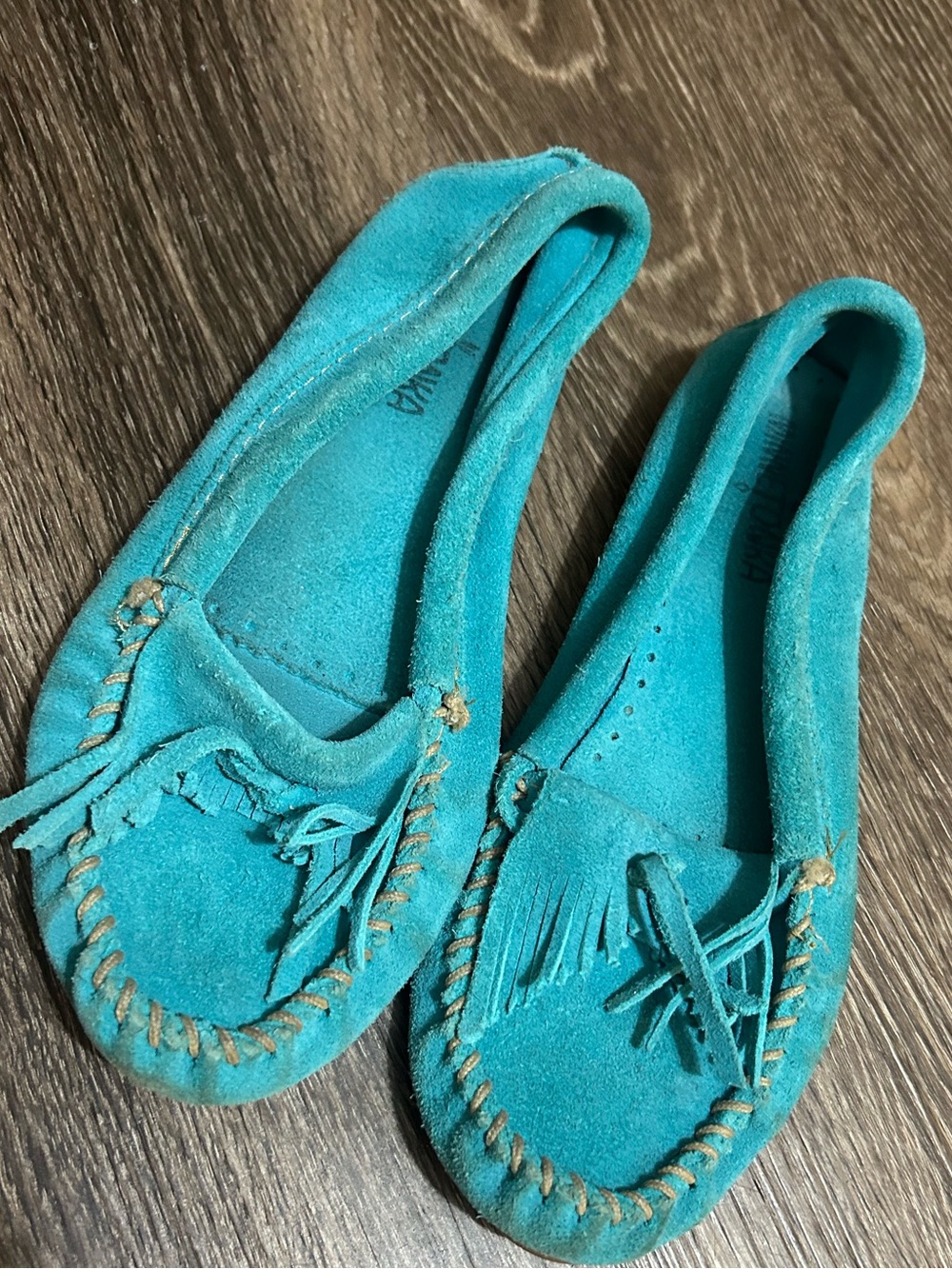 Minnetonka Turquoise Suede Moccasin Flats with Fringe Size 8
